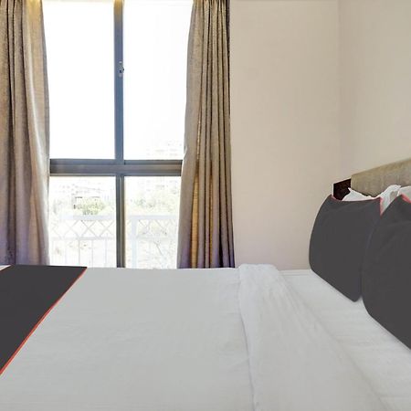 Hotel Super Townhouse Poona Royal à Pimpri-Chinchwad Extérieur photo
