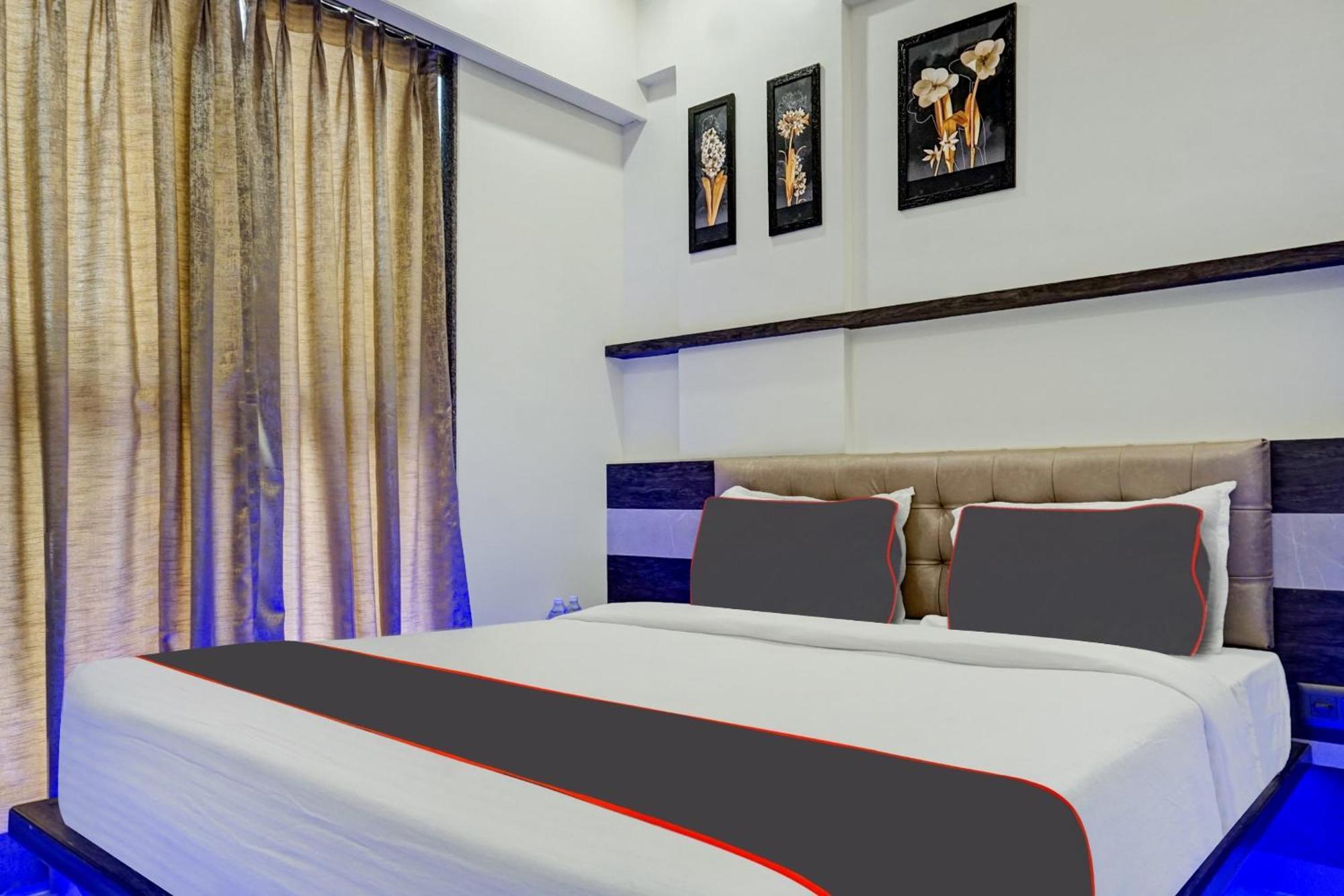Hotel Super Townhouse Poona Royal à Pimpri-Chinchwad Extérieur photo